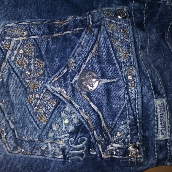 Miss Me Jean - Picture 3 of 8